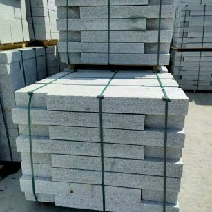 通化 芙蓉白花岗岩路沿石、平石尺寸标准，色泽均匀