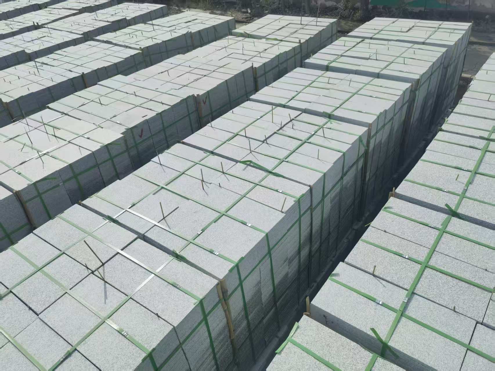 通化 芝麻白1.8公分火烧300*600地铺，清仓大甩卖