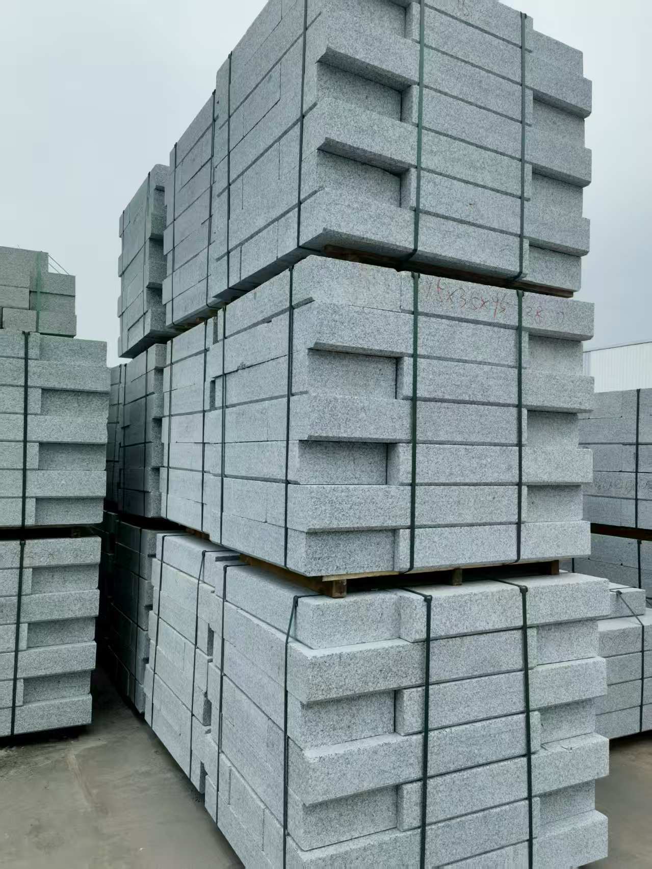 通化 路沿石，板板正正的路沿石