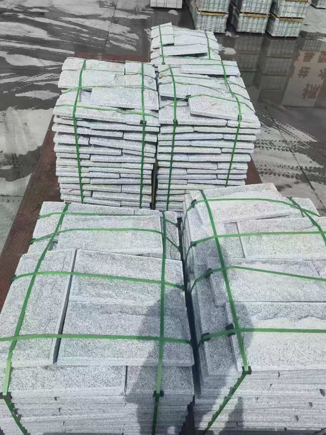 通化 芝麻白蘑菇石装车出货