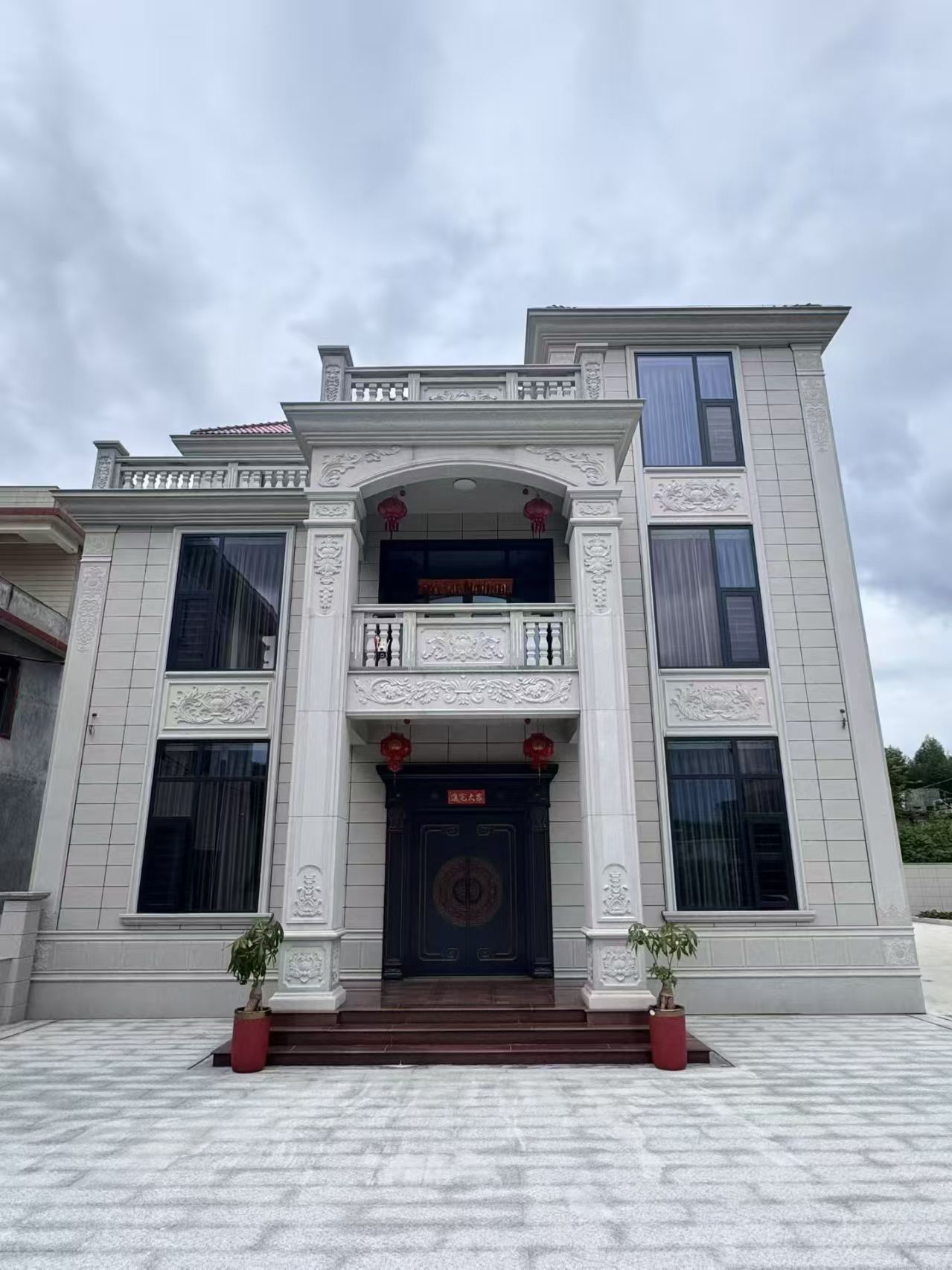 通化 芝麻白石材别墅干挂案例展示