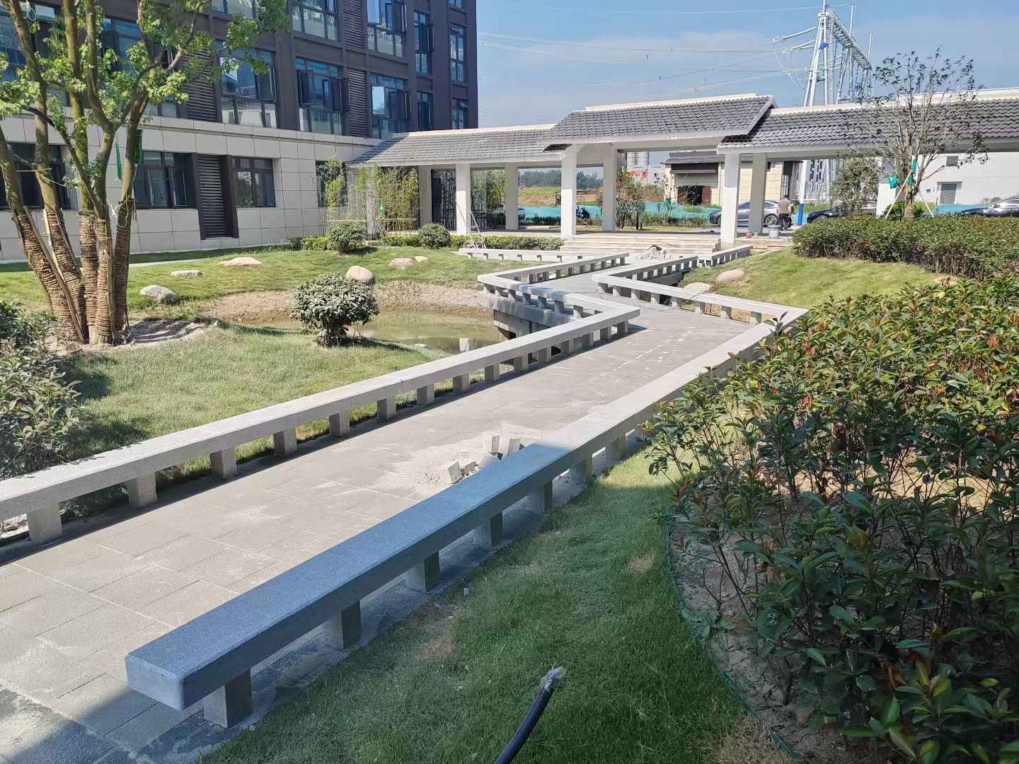 通化 芝麻灰小区坐凳&栏杆安装效果