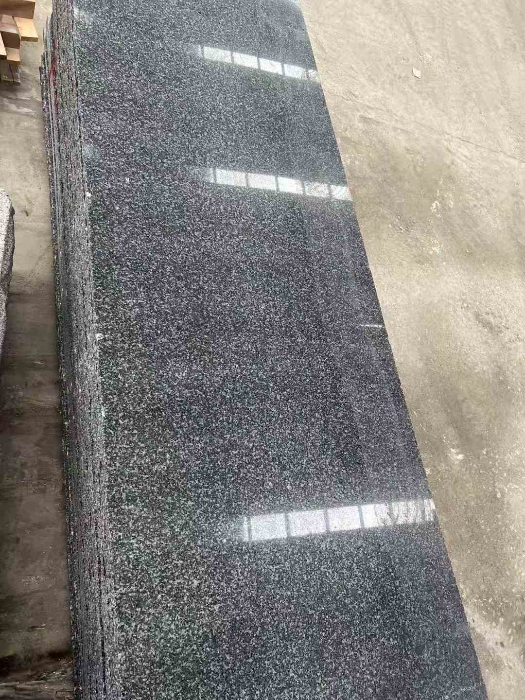 通化 芝麻黑光面